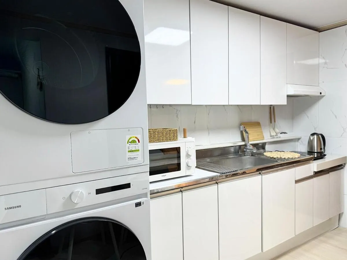 Heart Of Seoul , 3Br&2Bd , 2Minute Walk From Subway Station , Stay Charm